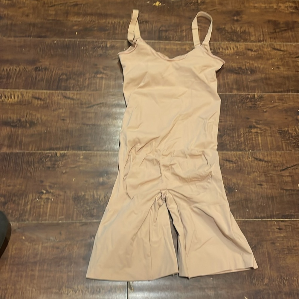 Skims seamless sculpt MID THIGH BODYSUIT - Picture 6 of 8